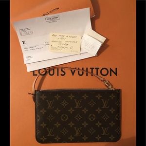 ❤️Authentic Louis Vuitton Neverfull Pouch